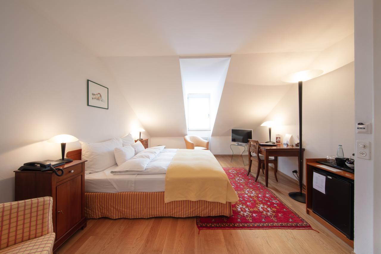 Hotel Restaurant Au Sauvage フリブール エクステリア 写真